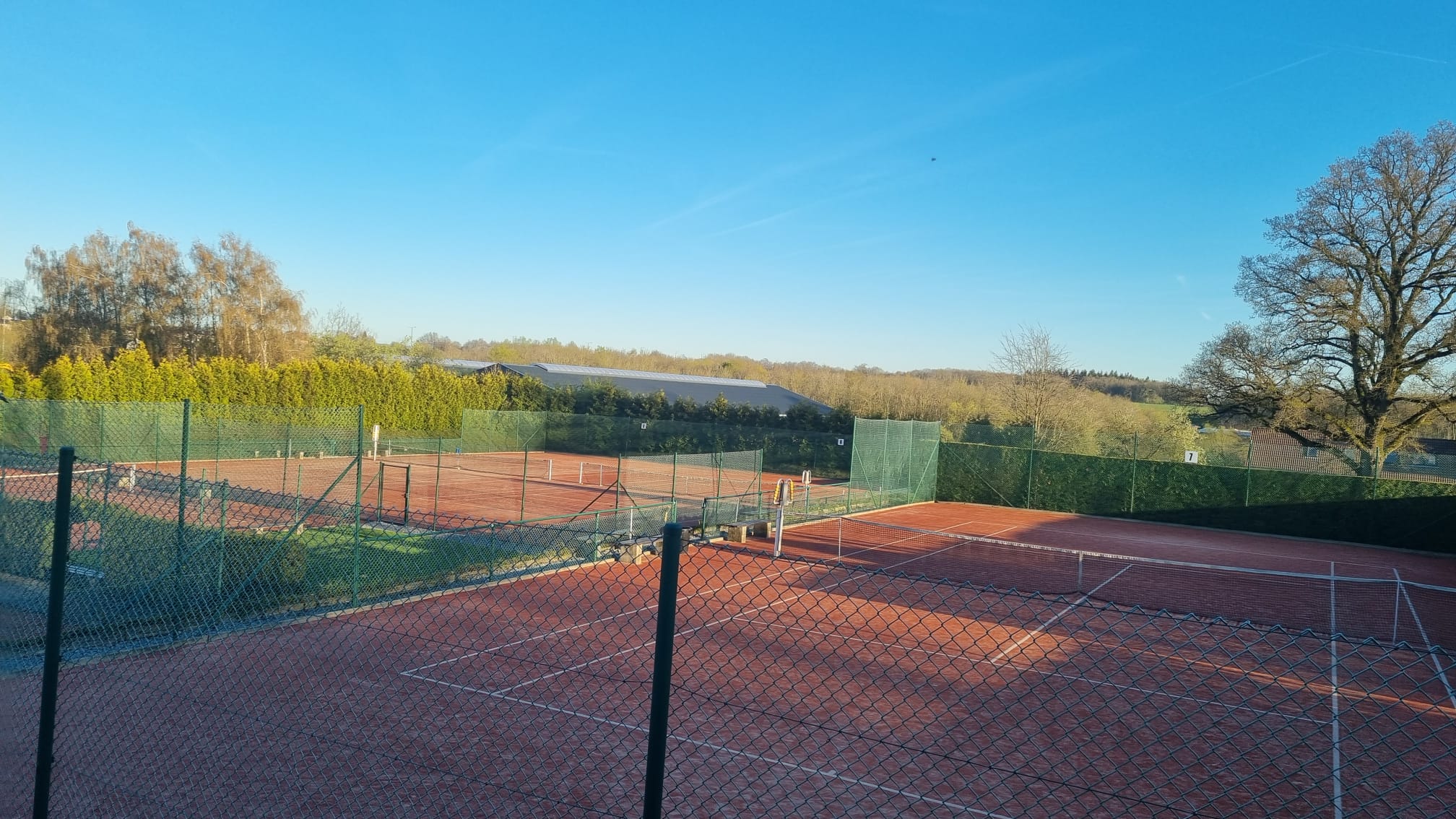 Terrasse avec vue sur les terrains